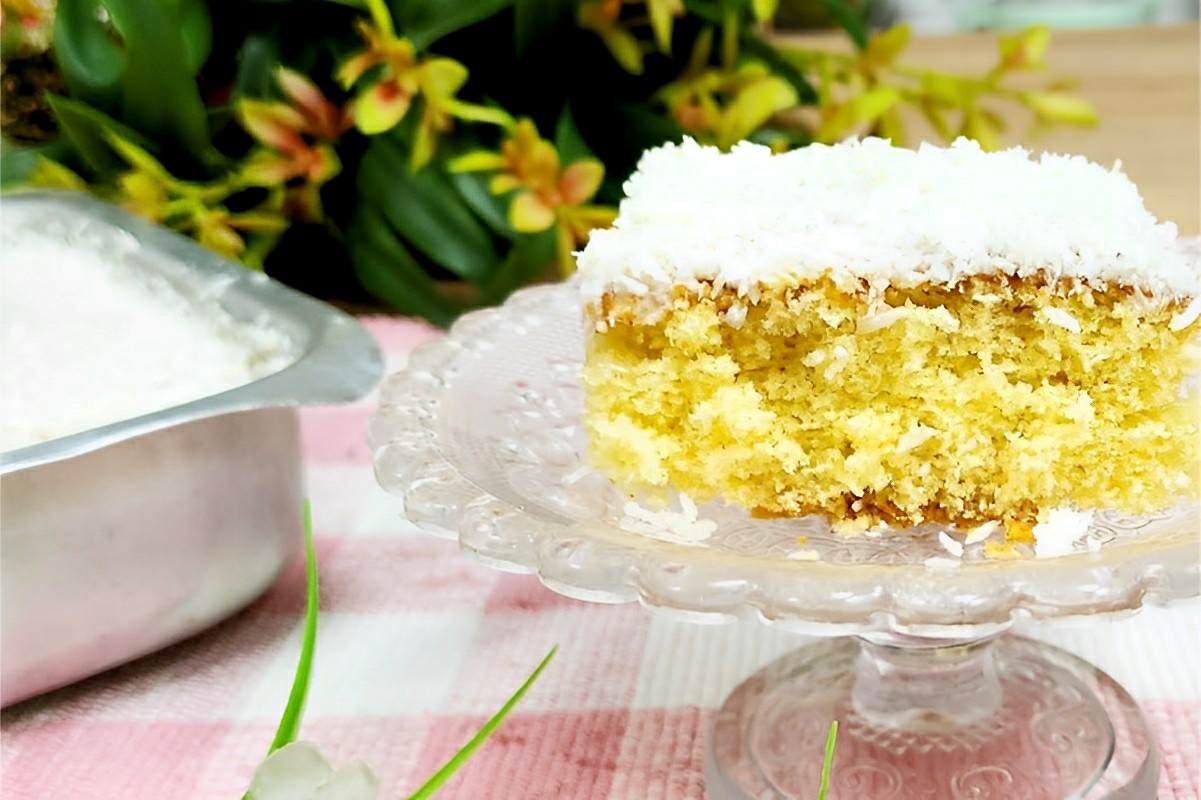 Bolo De Coco Fofinho E Molhadinho Leite Condensado Uma Del Cia