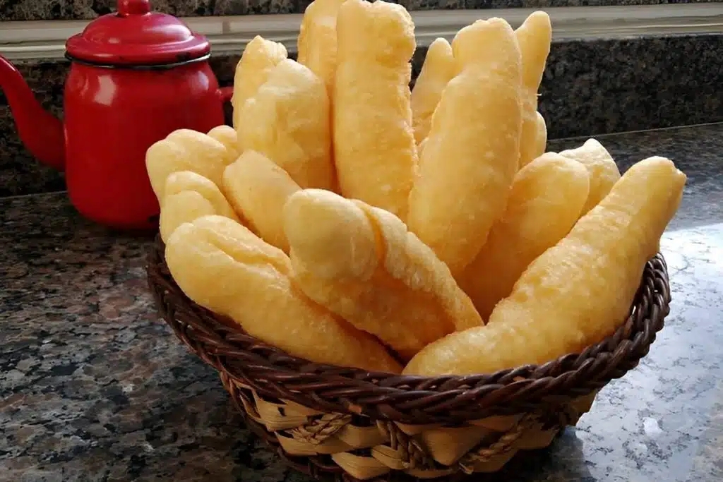 Biscoito de polvilho frito mineiro um biscoito fácil com sabor maravilhoso, sua família vai amar