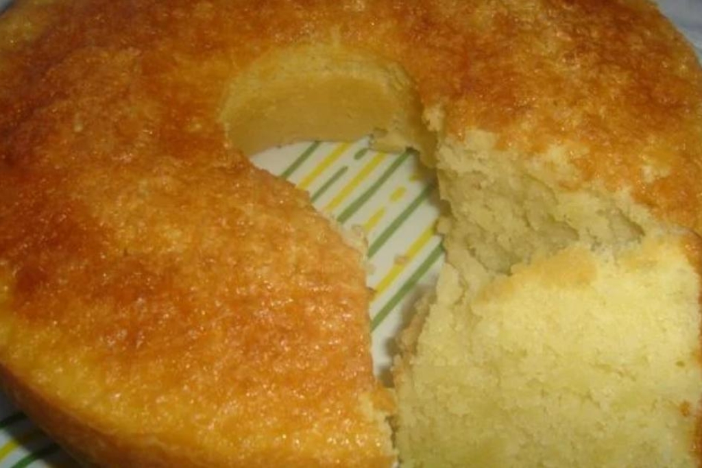 Bolo de tapioca assado, leve e saboroso para ninguém colocar defeito