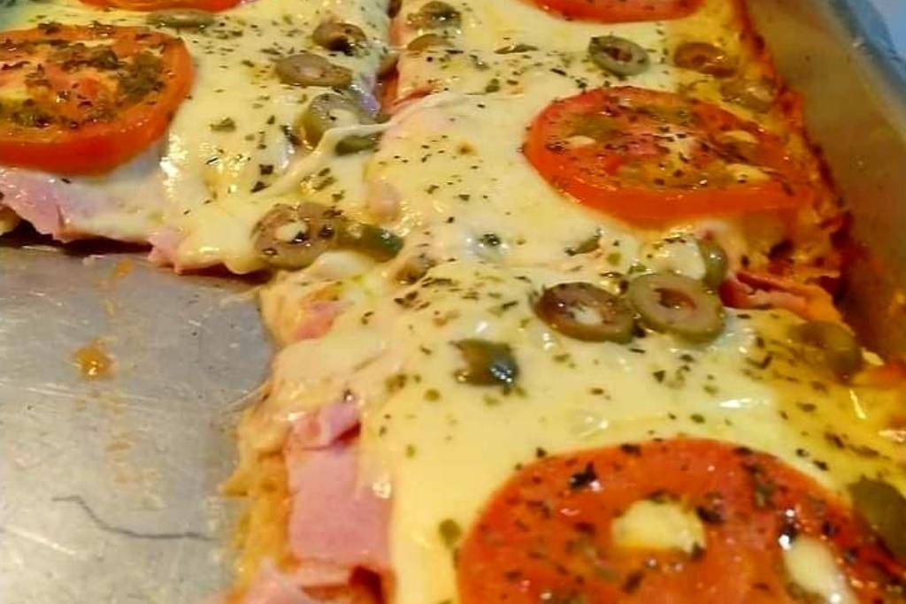 Pizza de pão de forma fica simplesmente maravilhosa reúna a família e faça essa delícia